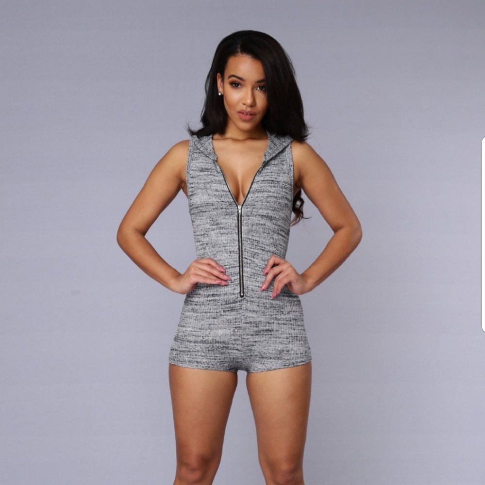 NWT Fashion Nova Romper Jumpsuit Hooded Size Mediu